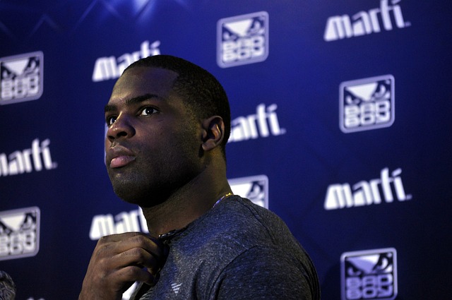 以对阵利物 以对阵利物